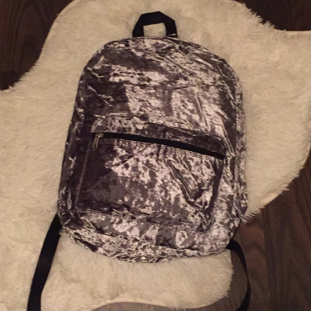 NWOT BOUTIQUE BRAND VELVET BACKPACK BUNDLE - Picture 3 of 5